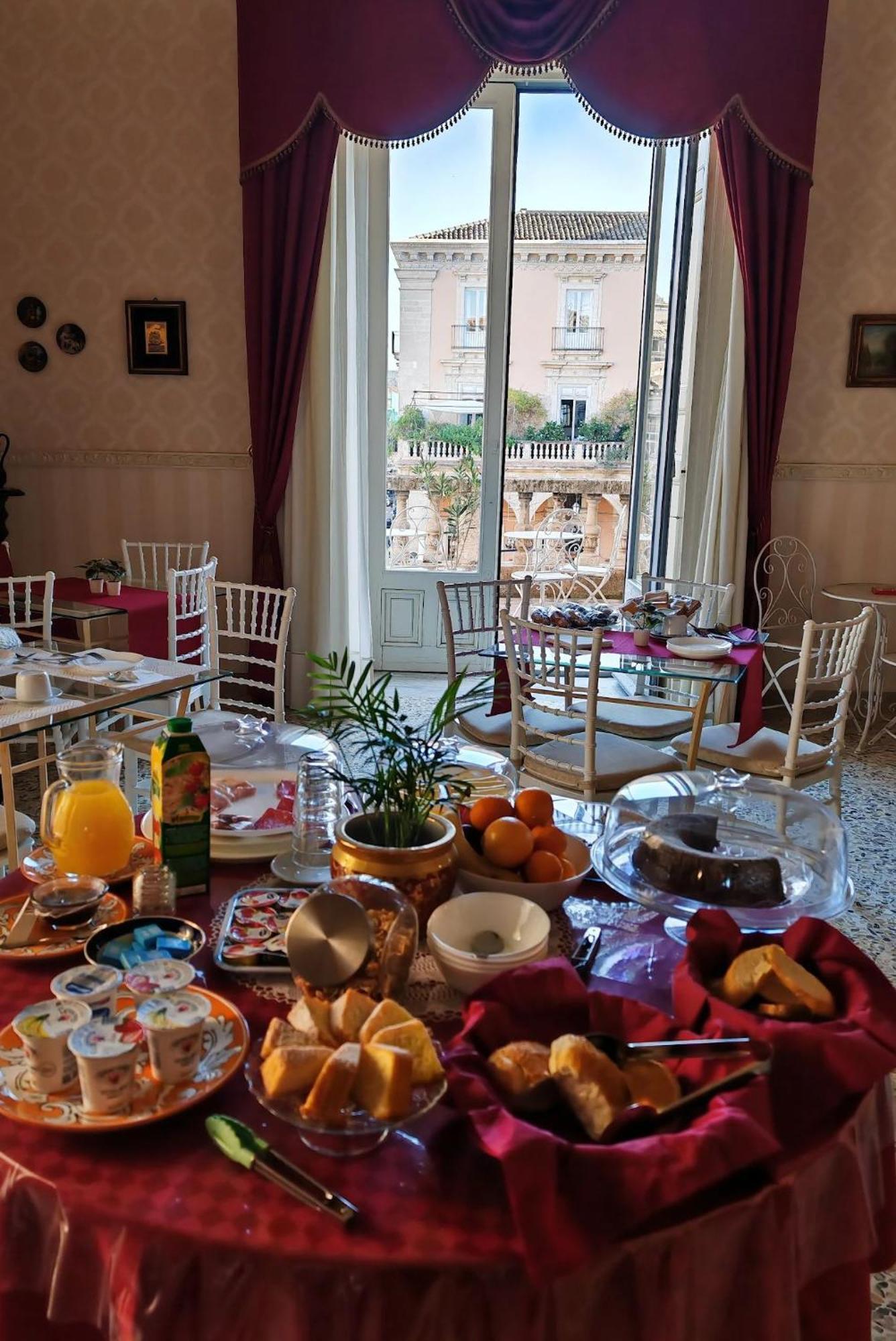 Bellini Inn Deluxe Catánia Buitenkant foto