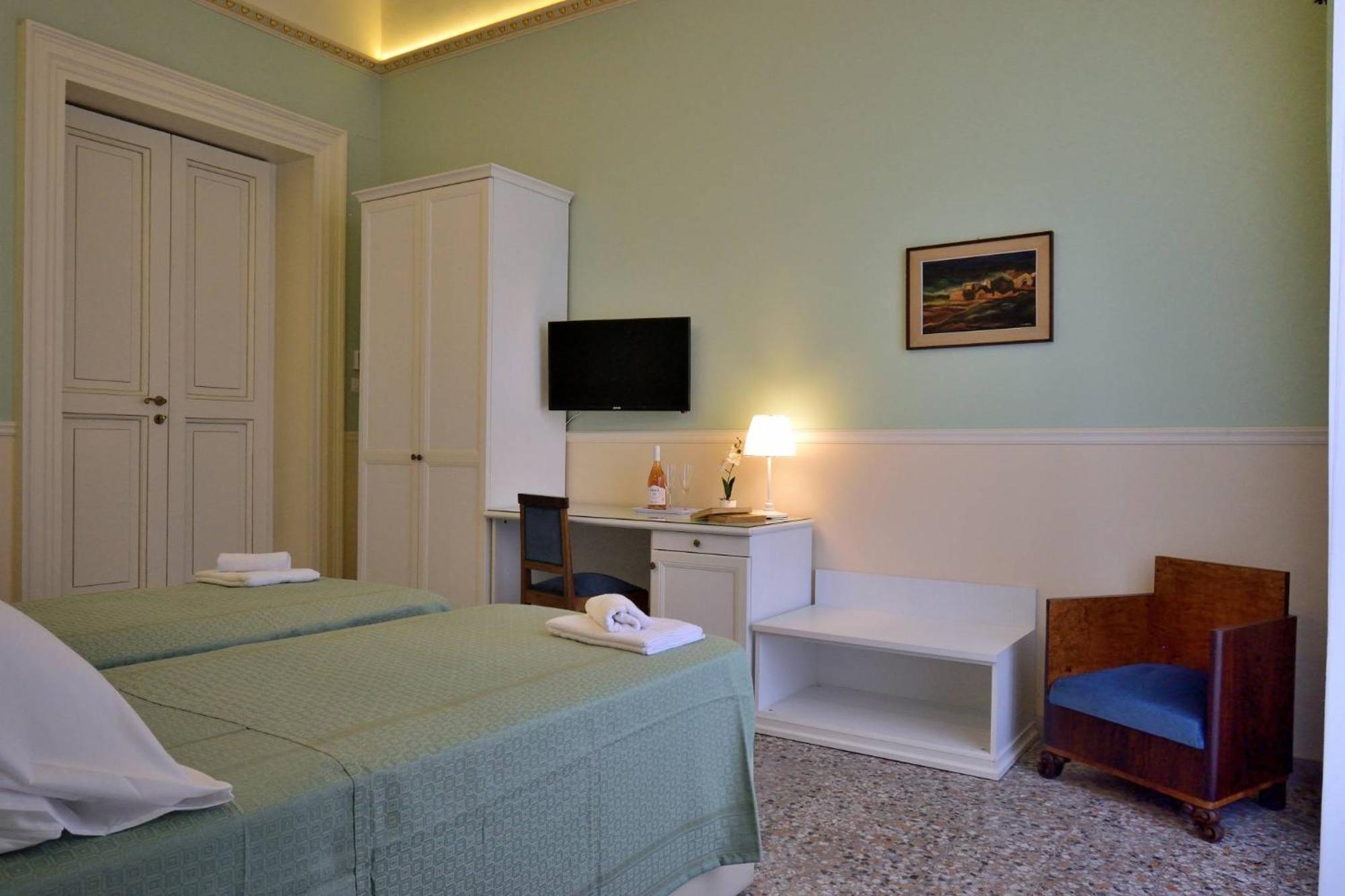 Bellini Inn Deluxe Catánia Buitenkant foto
