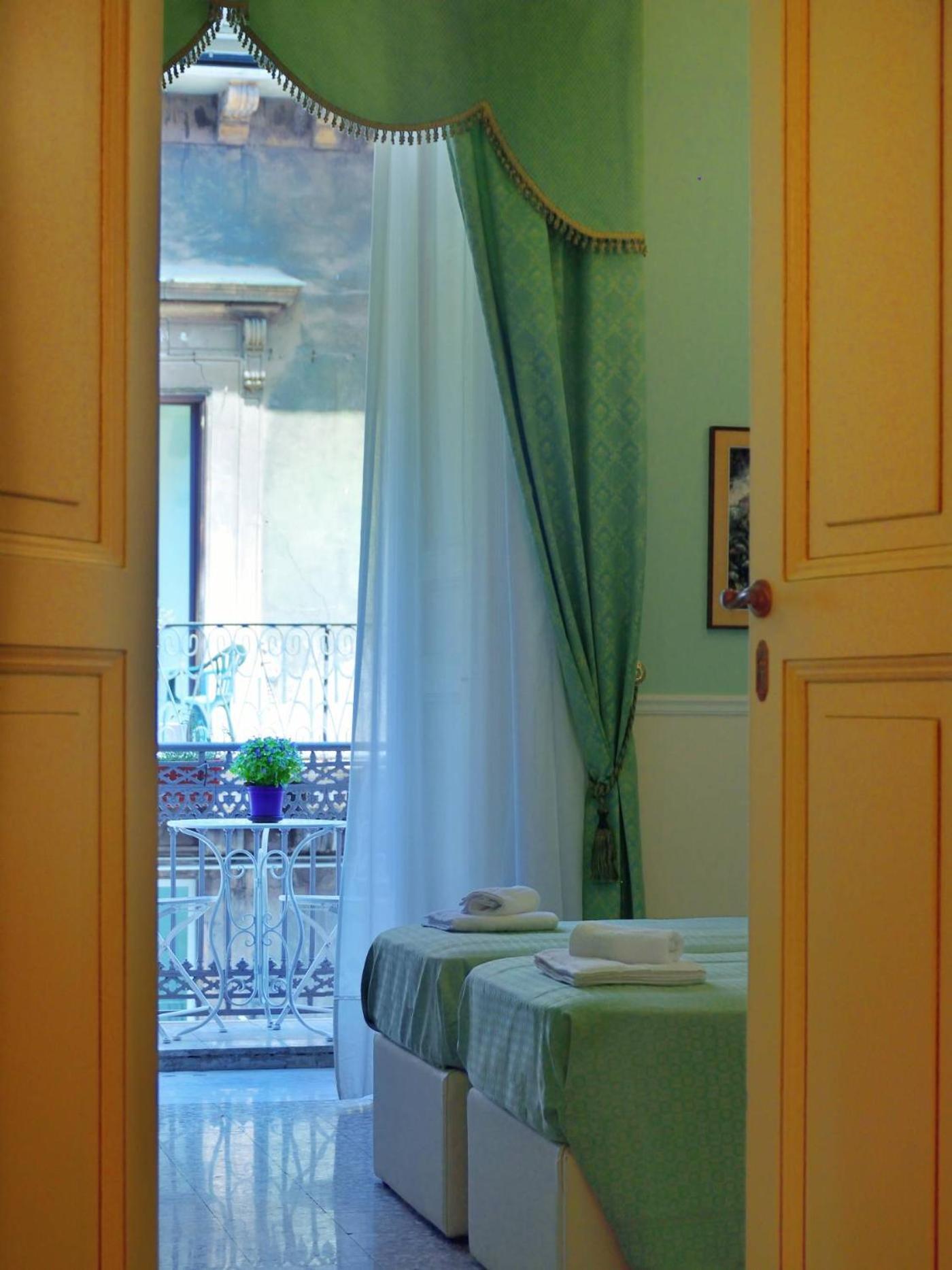 Bellini Inn Deluxe Catánia Buitenkant foto